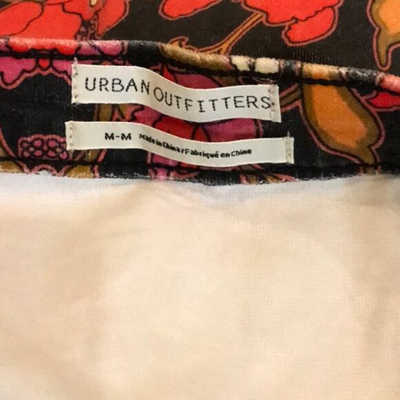 Urban Outfitters Retro Floral Faux Suede Mini Skirt - M - Picture 3 of 4